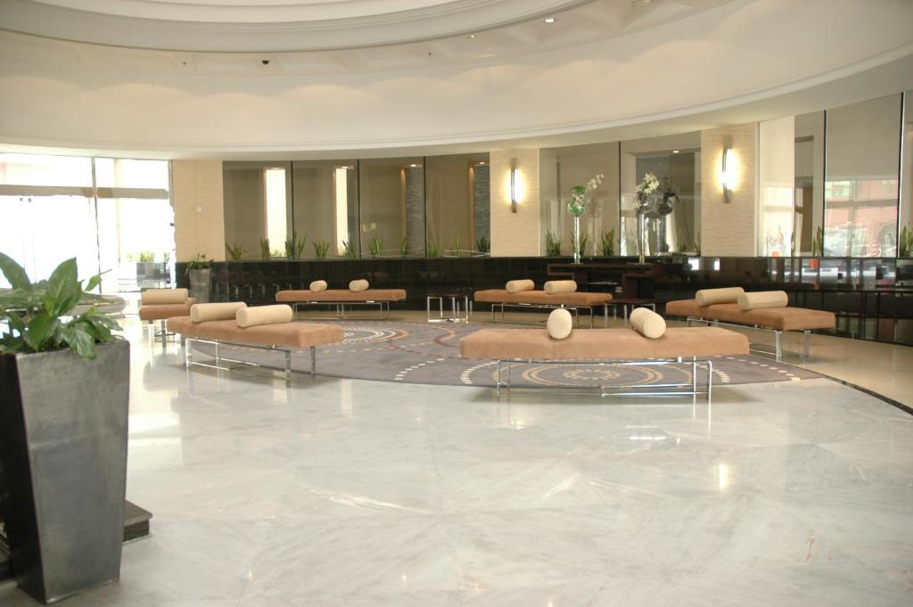 דובאי Lotus Grand Hotel Apartments מראה חיצוני תמונה