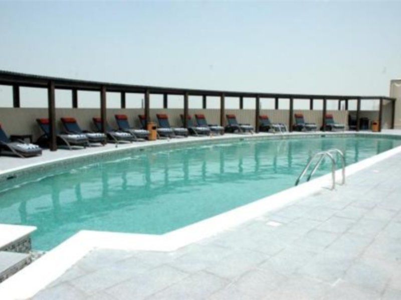 דובאי Lotus Grand Hotel Apartments מראה חיצוני תמונה